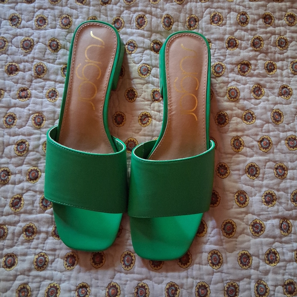 Kelly Green Sandals